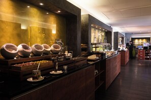 Termasuk sarapan bufet setiap hari