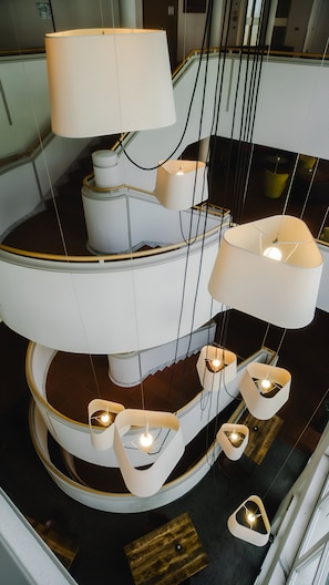 Perincian bahagian dalam