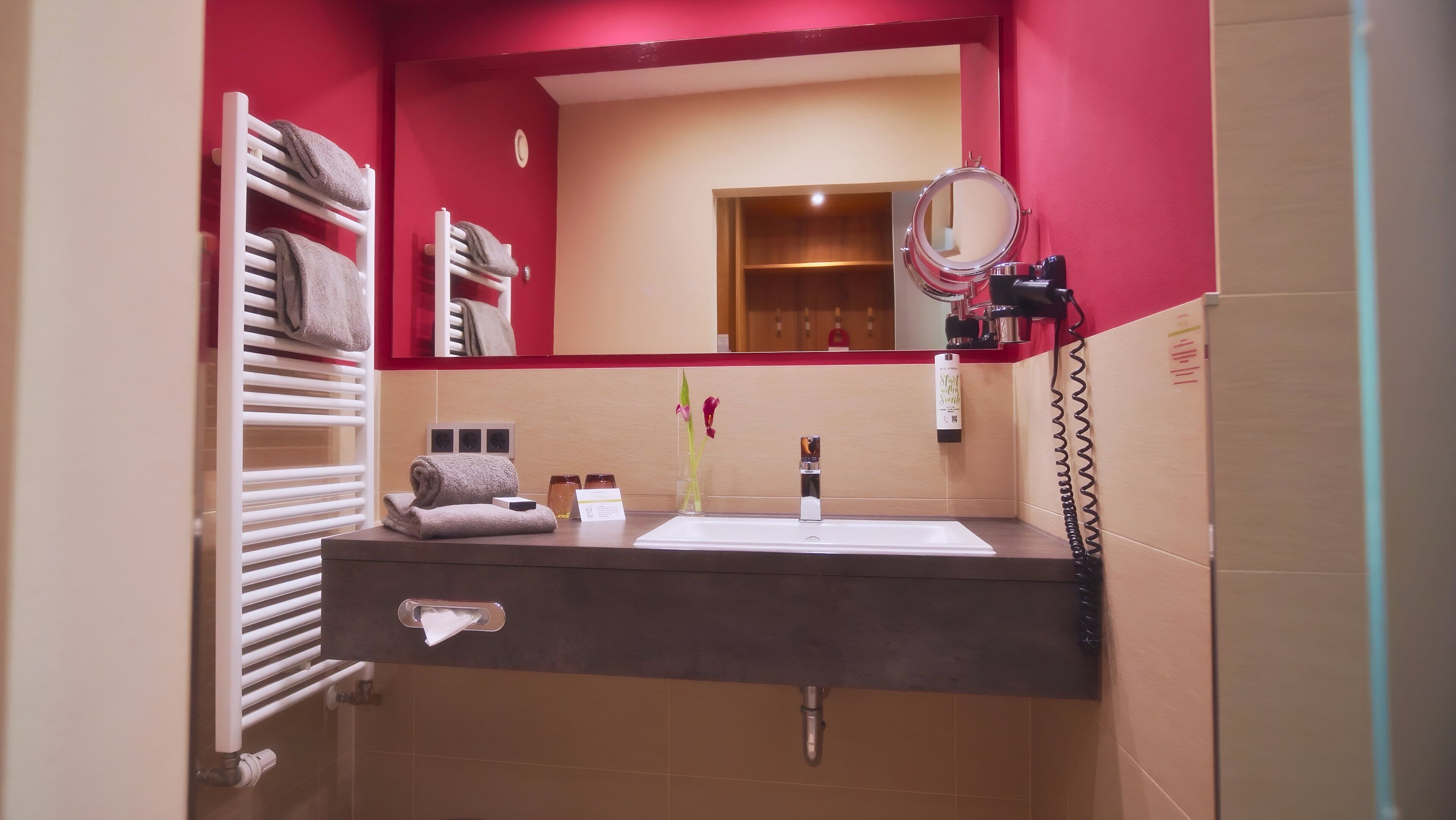 shower, free toiletries, hair dryer, towels