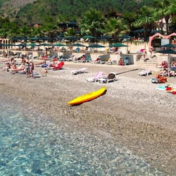 Spiaggia privata, lettini da mare, ombrelloni, un bar sulla spiaggia