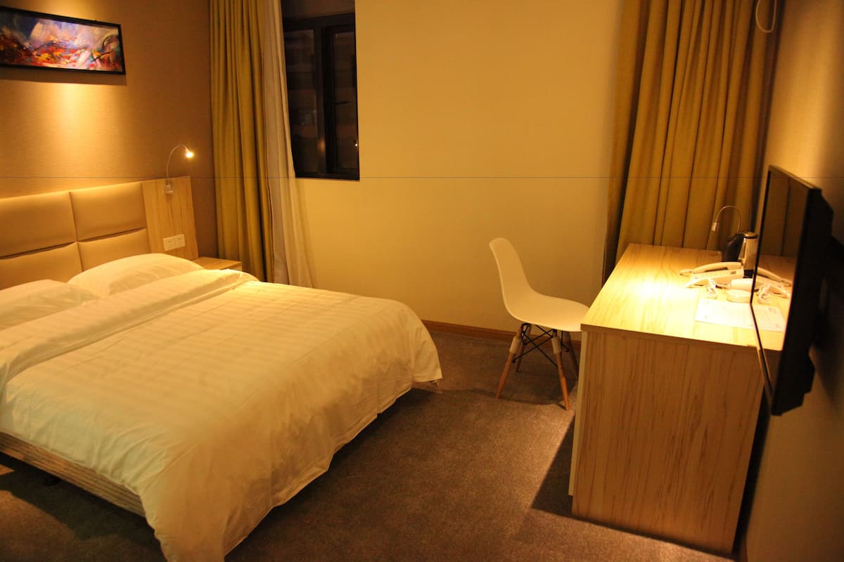 1 Schlafzimmer, kostenlose Minibar, Zimmersafe, Schreibtisch