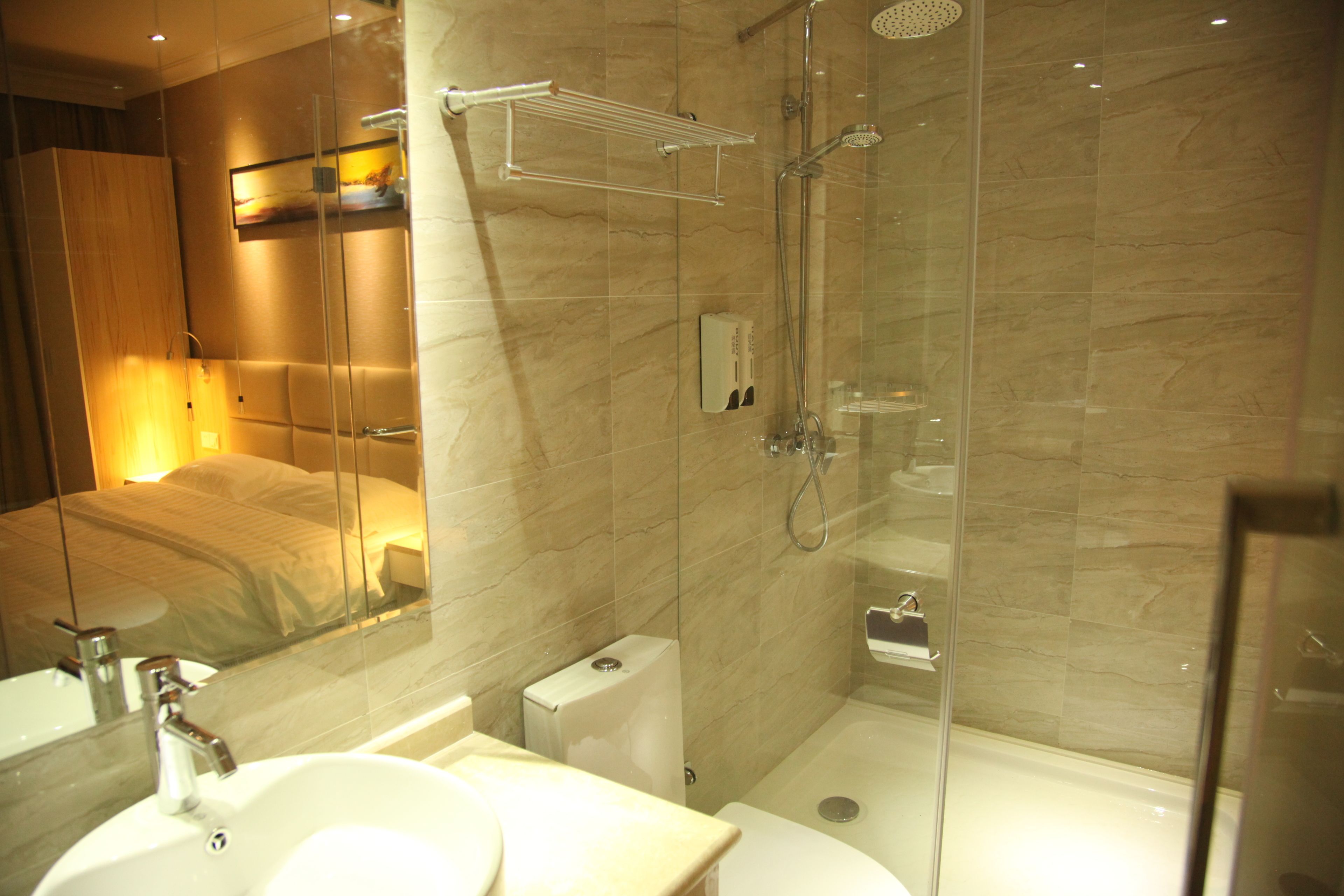 shower, rainfall showerhead, free toiletries, hair dryer