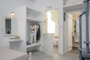 Interior detail - Depis Suites (Naxos)
