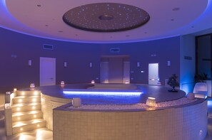 Minibar, coffres-forts dans les chambres, bureau, chambres insonorisées