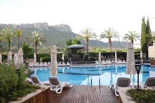 2 piscinas al aire libre