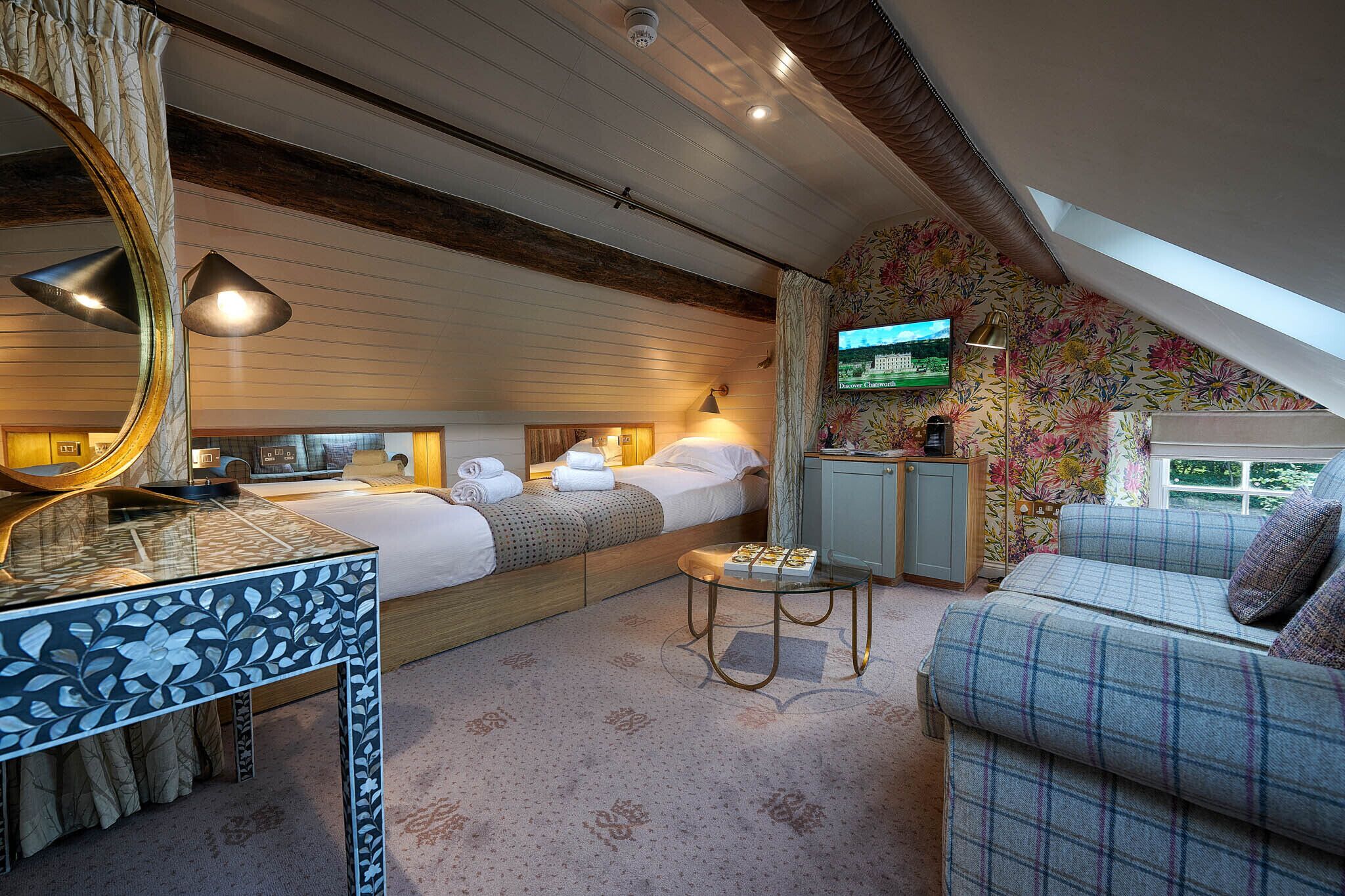 Suite, 1 Schlafzimmer | Minibar, Schreibtisch, Bügeleisen/Bügelbrett, kostenloses WLAN