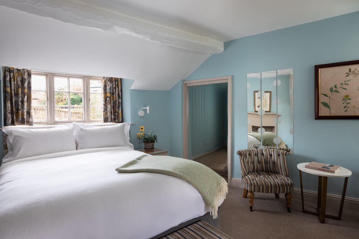 Suite, 1 chambre | Minibar, bureau, fer et planche à repasser, accès au Wi-Fi (inclus)