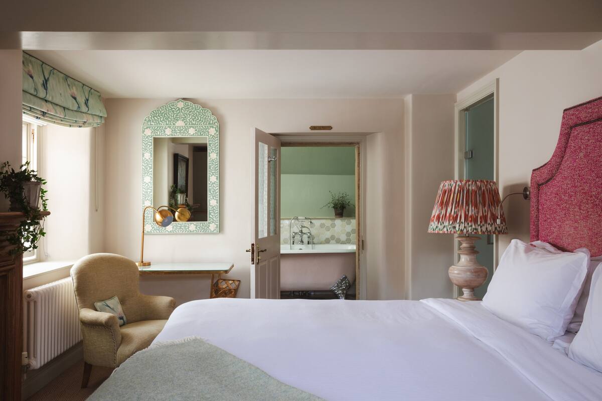 Chambre Deluxe | Minibar, bureau, fer et planche à repasser, accès au Wi-Fi (inclus)