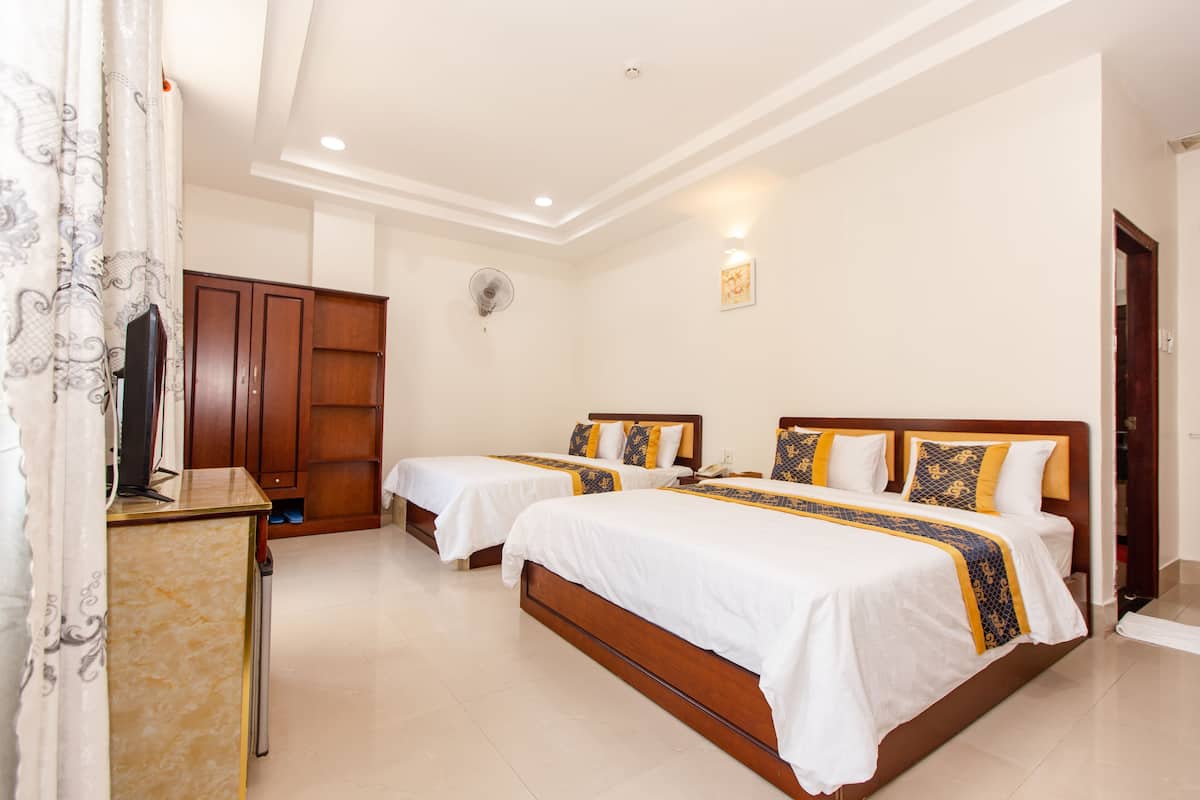 Minibar, desk, free WiFi