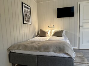 1 bedroom, iron/ironing board, free WiFi, bed sheets - Toldgaarden Gjestegaard (Larvik)