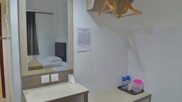 Deluxe Twin Room | Desk, soundproofing, free WiFi