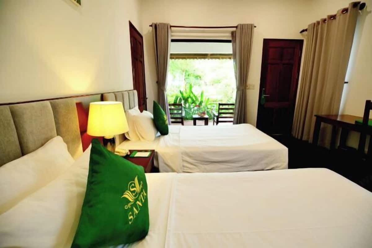 Een minibar, een bureau, gratis wifi, beddengoed