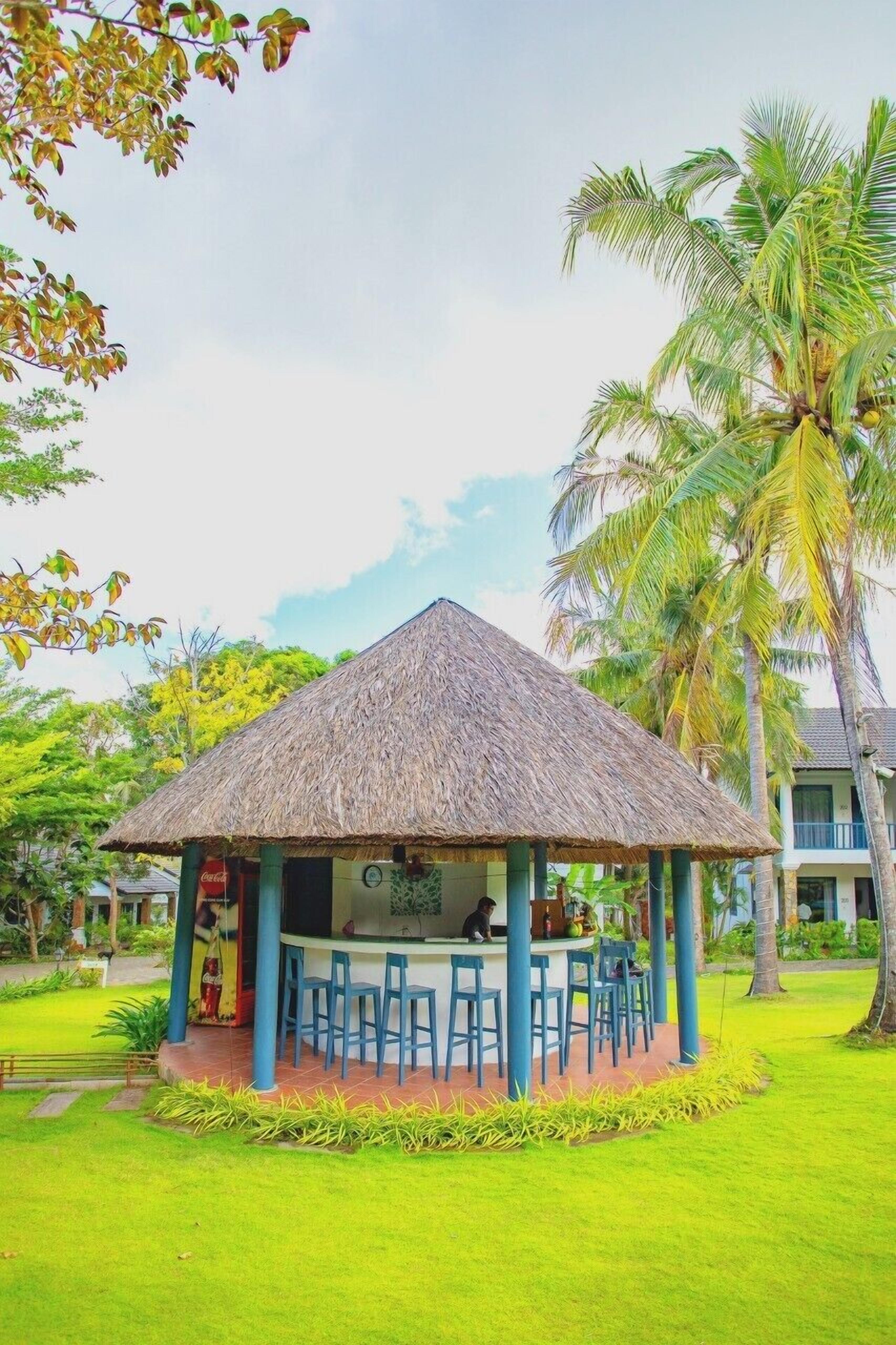Bar en bord de piscine