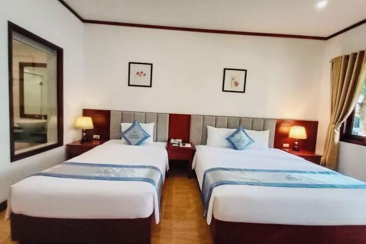 Een minibar, een bureau, gratis wifi, beddengoed