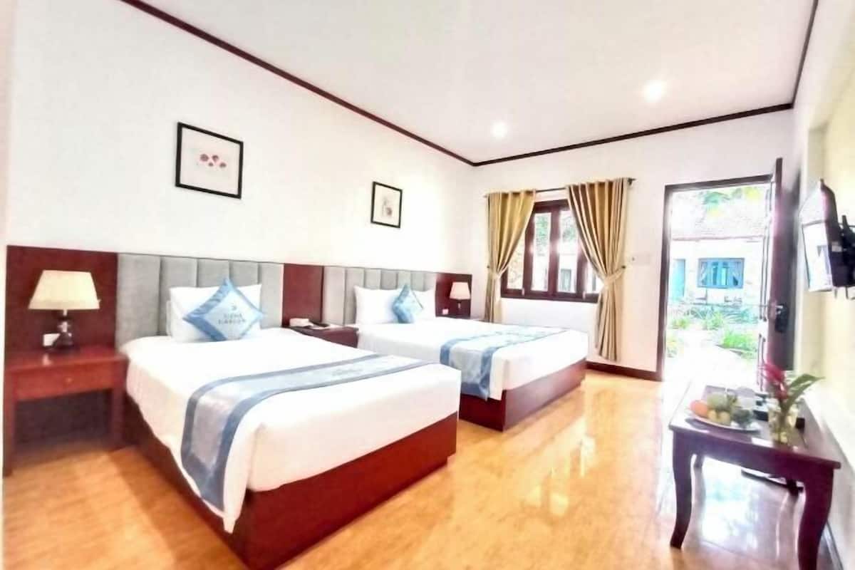 Een minibar, een bureau, gratis wifi, beddengoed