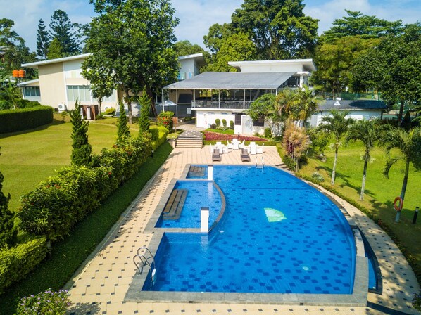 Outdoor pool - D' Agape Meeting & Conference (Megamendung)