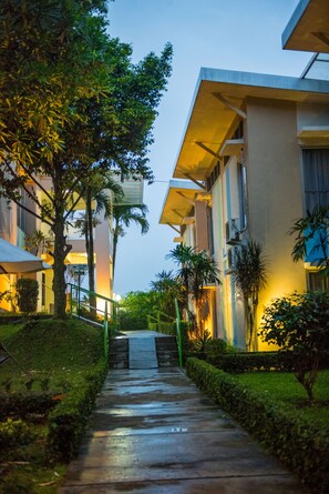 Property grounds - D' Agape Meeting & Conference (Megamendung)