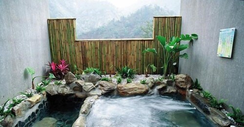 Li Chih Thanl Thuei Hot Spring & Resort