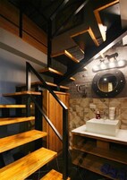 华丽四人房 | 卫生间洗手盆