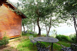 Property grounds - E Moh B&B (Ren'ai)