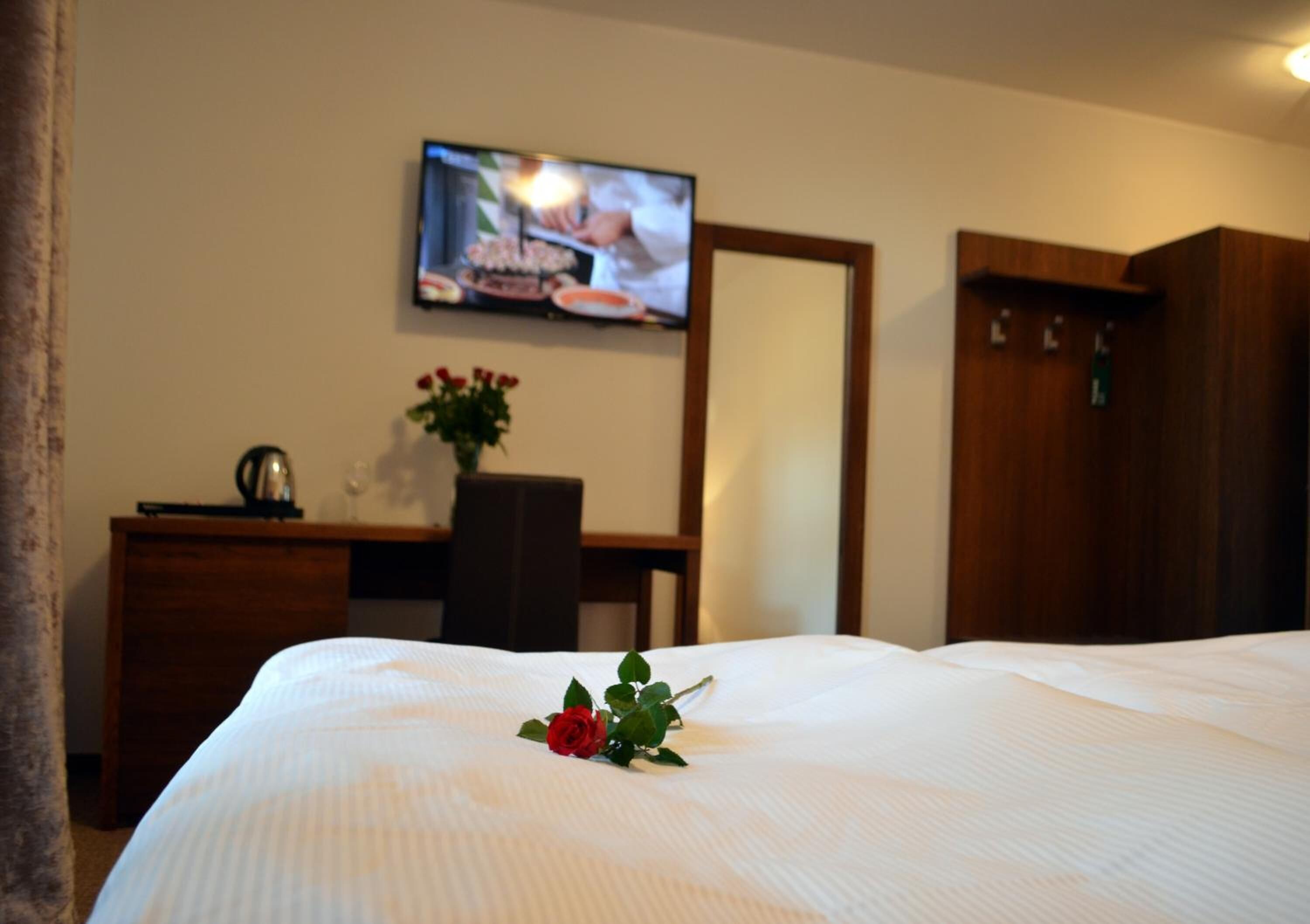 minibar, in-room safe, desk, cots/infant beds