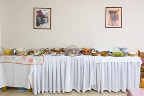 Frokostbuff�é hver dag (EUR 7 per person)