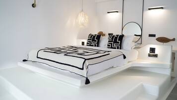 Junior Suite | In-room safe, desk, blackout drapes, soundproofing