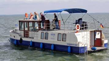 Hausboot Kormoran 1280 | ํ
๋ผ์ค/ํํฐ์ค