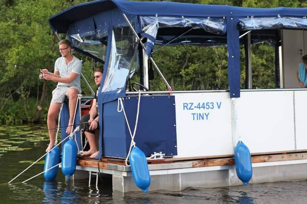 Mobile Home (Budget-Boot Febomobil 720 Open) | 1 chambre