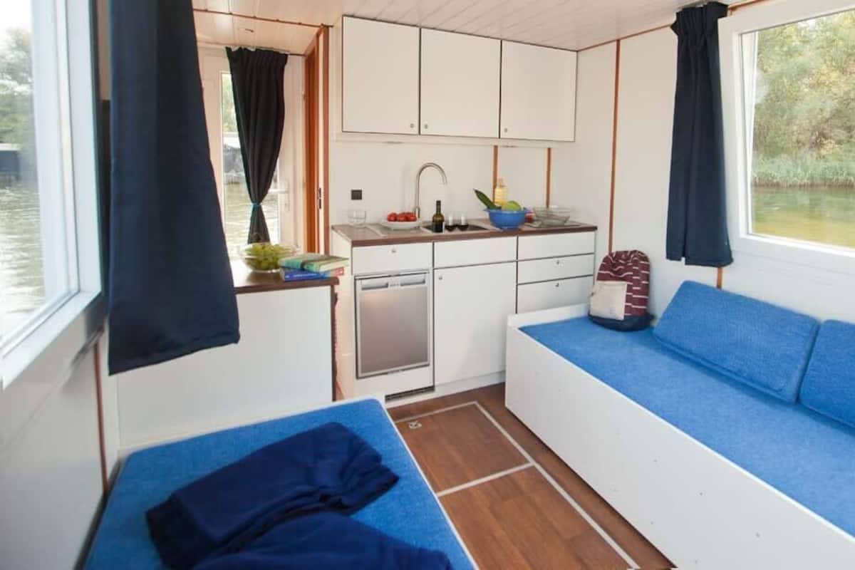 Asuntovaunu (Budget-Boot Febomobil 720 Cabin) | 1 makuuhuone