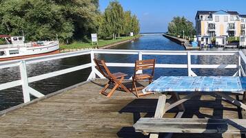 Mobile Home (Houseboat Sundeck 400) | Ruang tamu