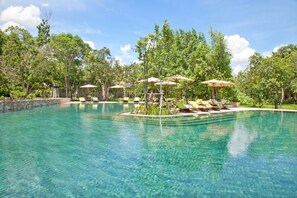 Outdoor pool, open 7:00 AM to 9:00 PM, pool umbrellas, pool loungers - Templation Hotel (Siem Reap)