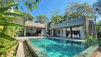 3-Bedroom Pool Villa | Blick auf den Garten