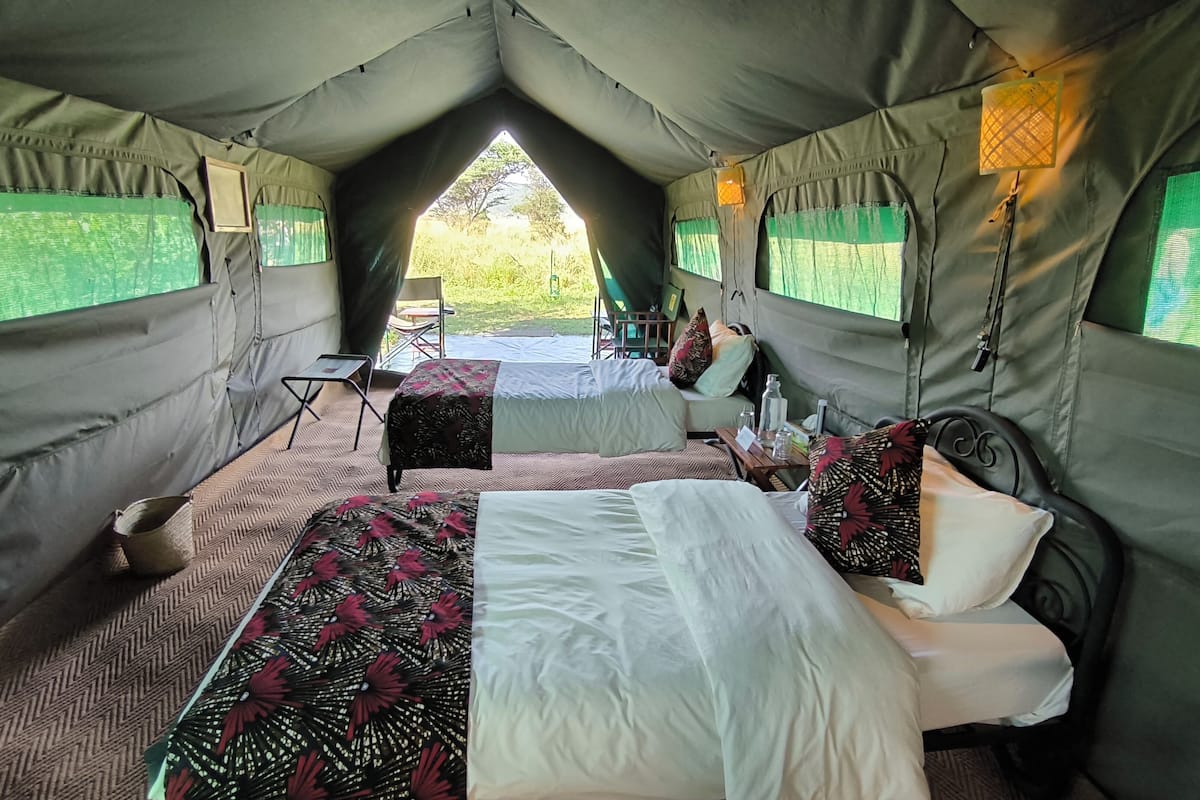 In-room safe, bed sheets