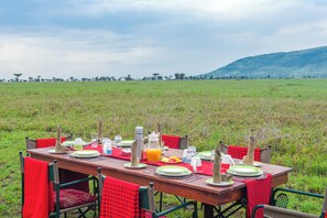 Outdoor dining - Kananga Special Tented Camp (Serengeti)