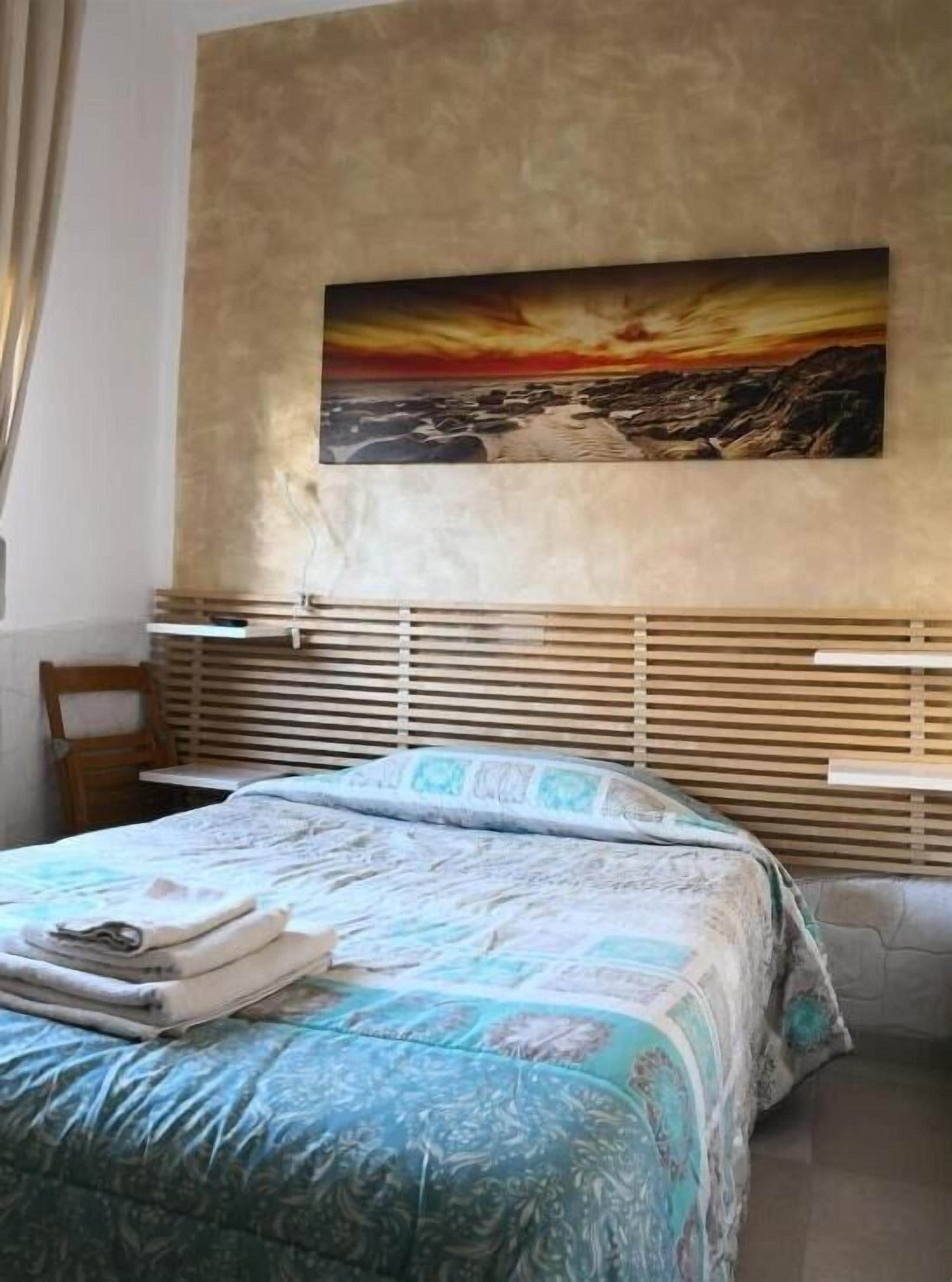 Ropa de cama de alta calidad y escritorio 