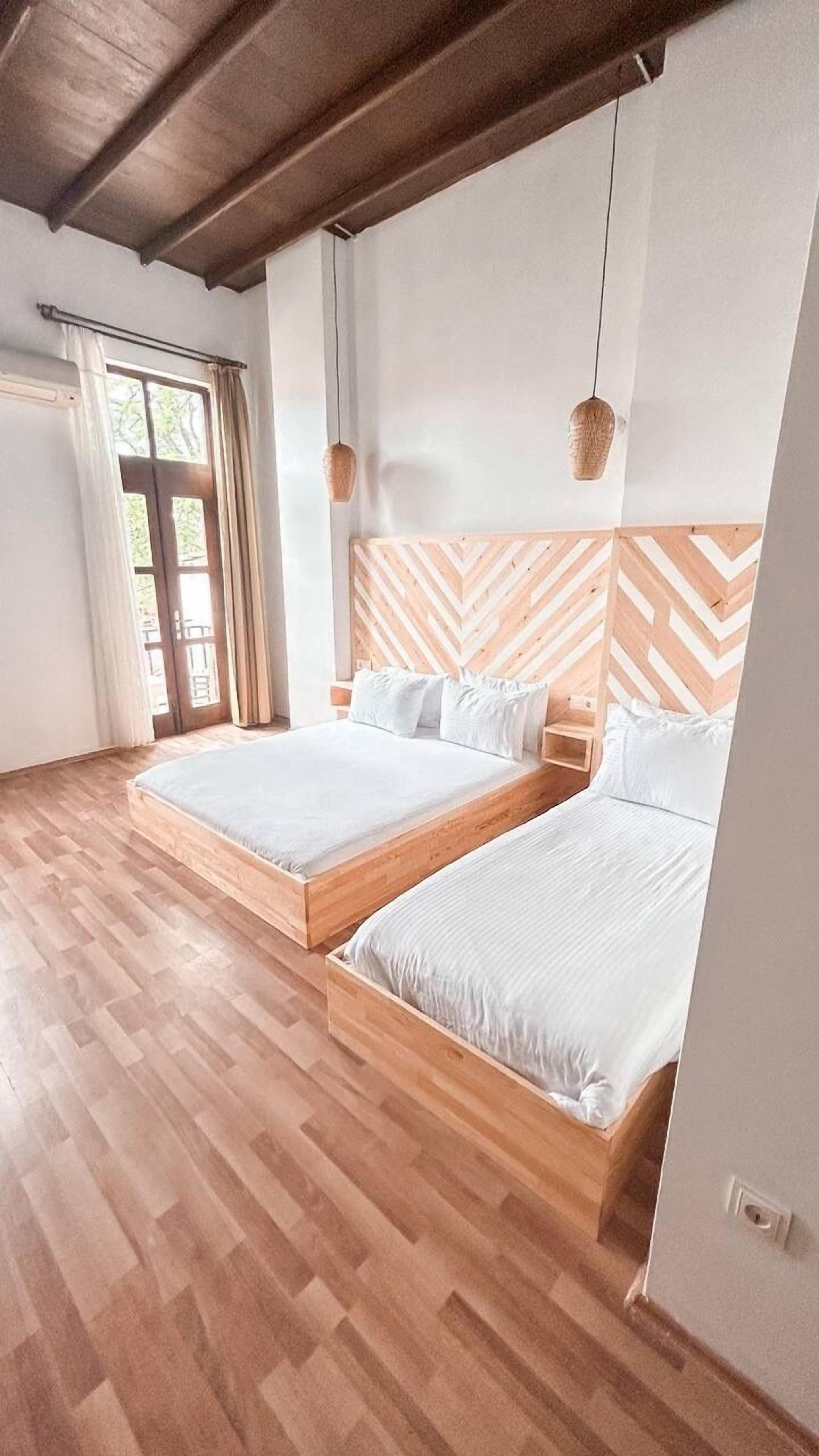 minibar, desk, soundproofing, free cots/infant beds