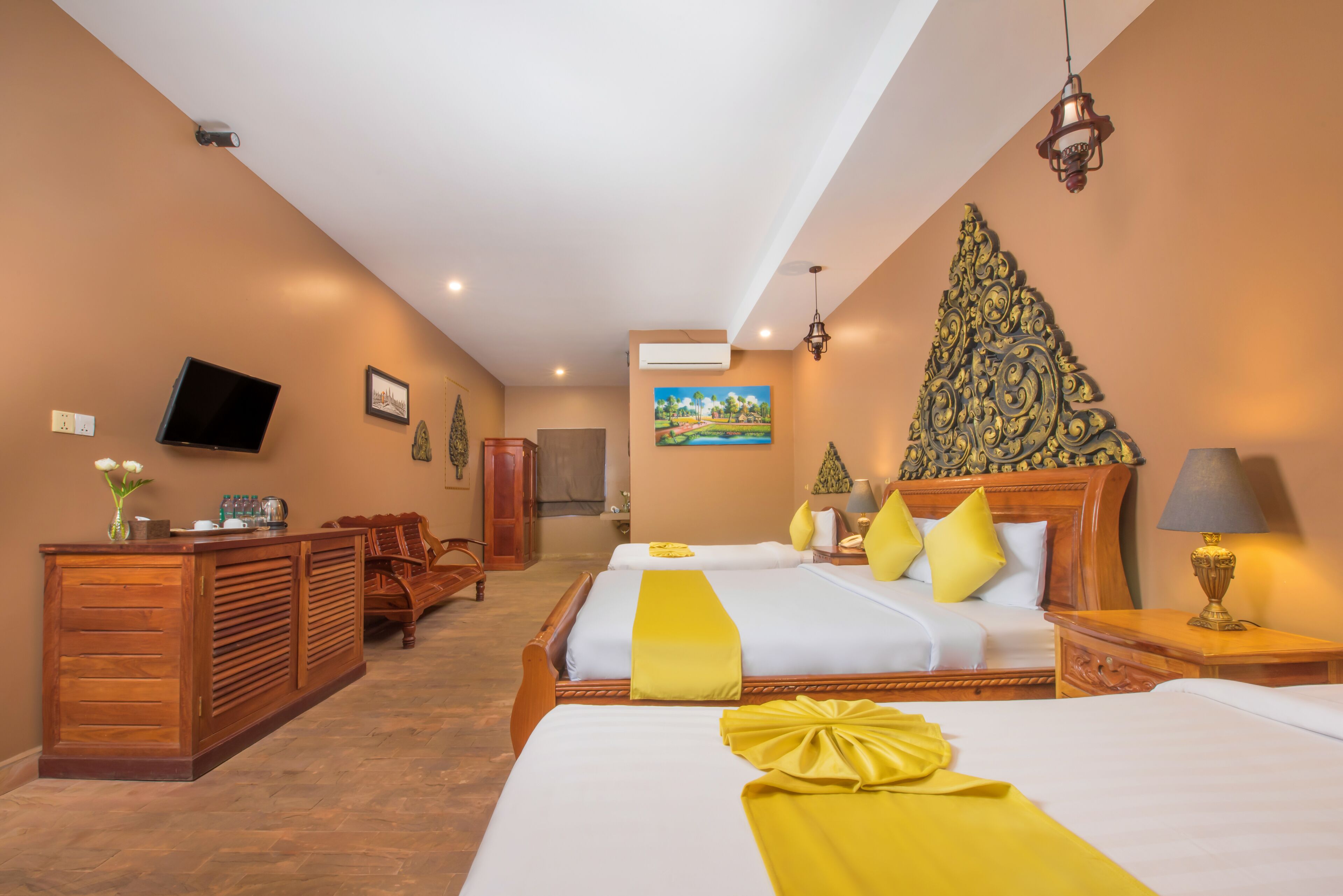 deluxe triple room | 1 bedroom, minibar, in-room safe, desk