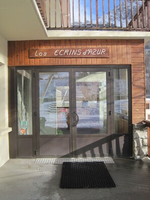 Mostrador de check-in y check-out