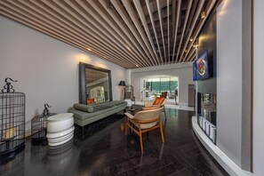 Lobby sitting area - Metropolo Dahua Hotel Shanghai (Shanghai)