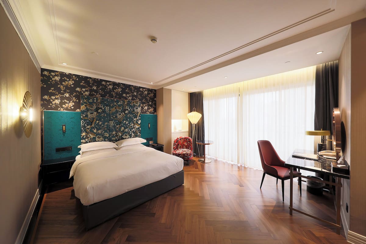 Classic Exceptional Business Room