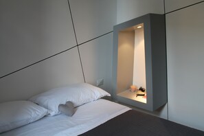 Desk, soundproofing, cots/infant beds, free WiFi - The Upper Suites (Rome)
