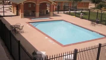 Piscine extérieure