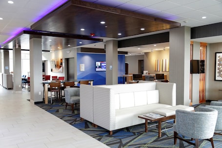 Entrada interior. Holiday Inn Express & Suites Alabaster by IHG