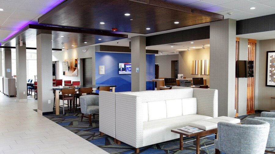 Holiday Inn Express & Suites Alabaster by IHG