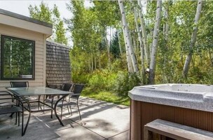 Bañera de hidromasaje exterior