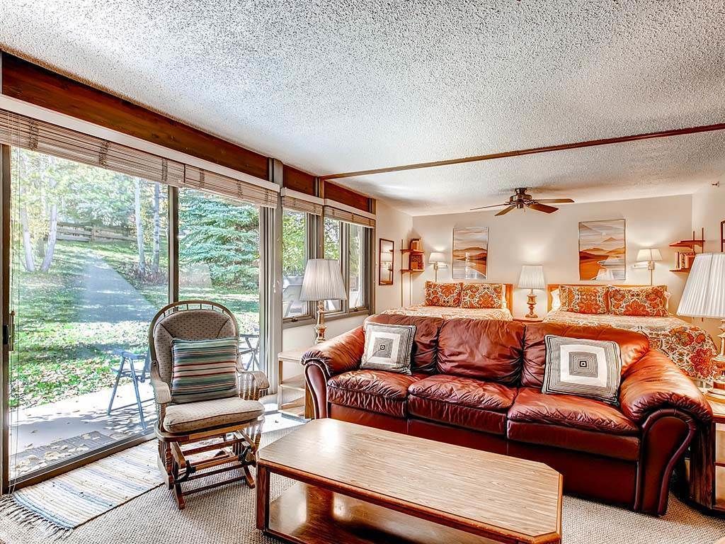 شقة - بحوض استحمام - منظر للجبل (Lichenhearth Studio) | منطقة المعيشة