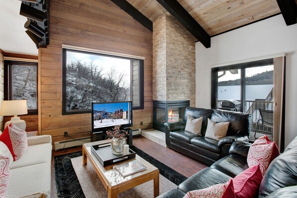 Flat-screen TV, fireplace