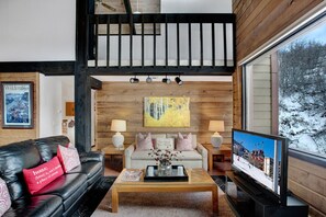 Flat-screen TV, fireplace