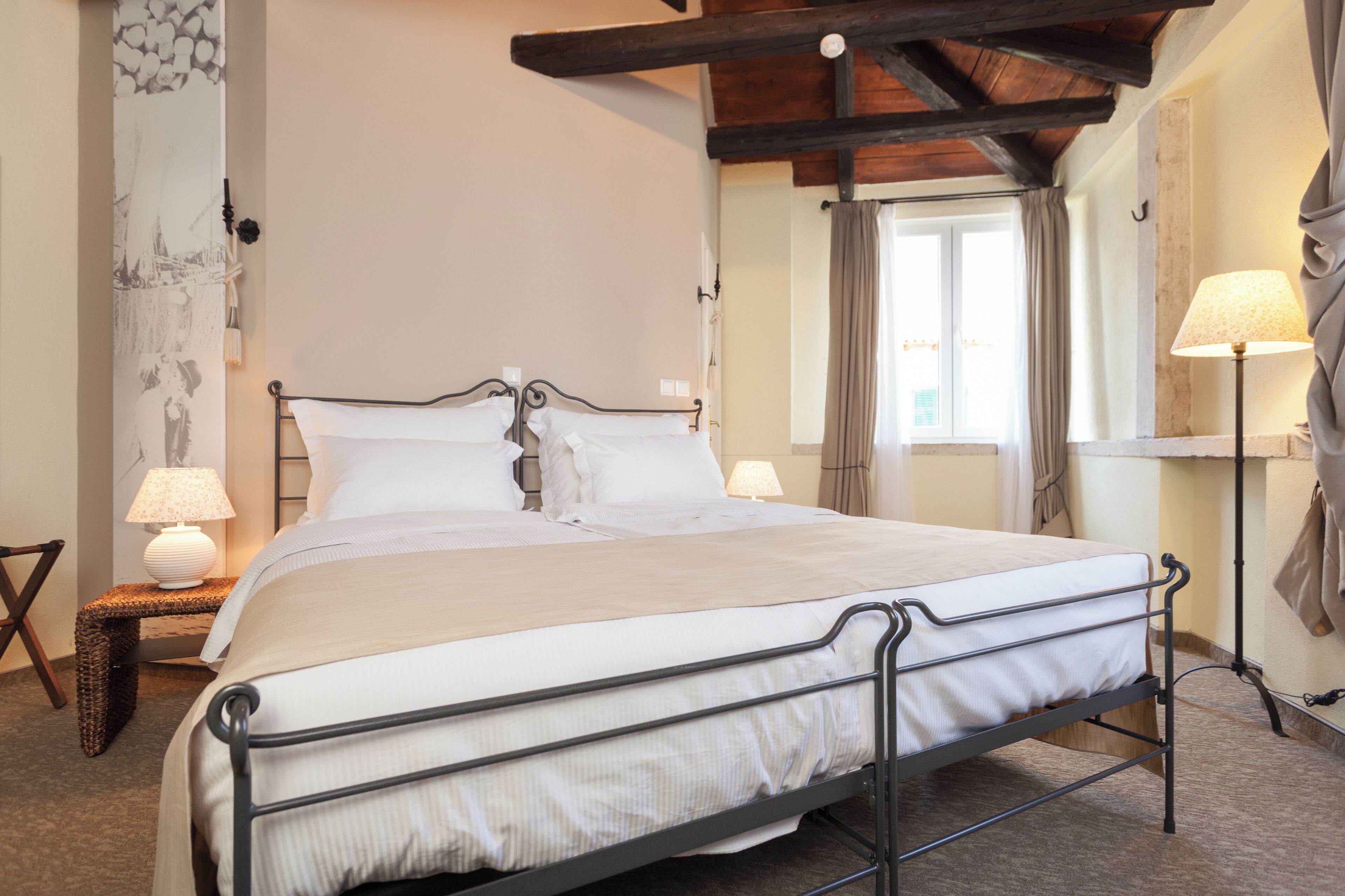 superior double room, sea view | 1 bedroom, premium bedding, minibar, in-room safe